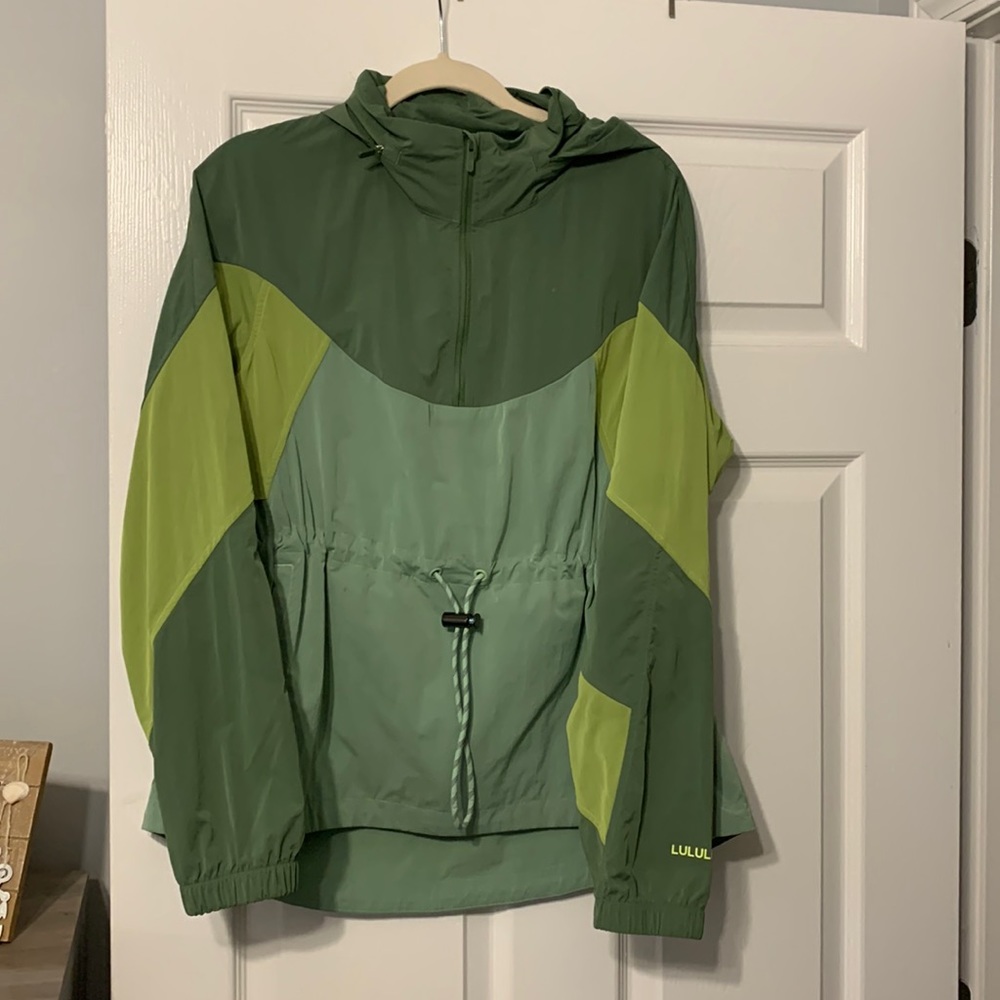Lululemon light weight anorak jacket size M